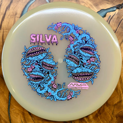 Glow disc golf disc